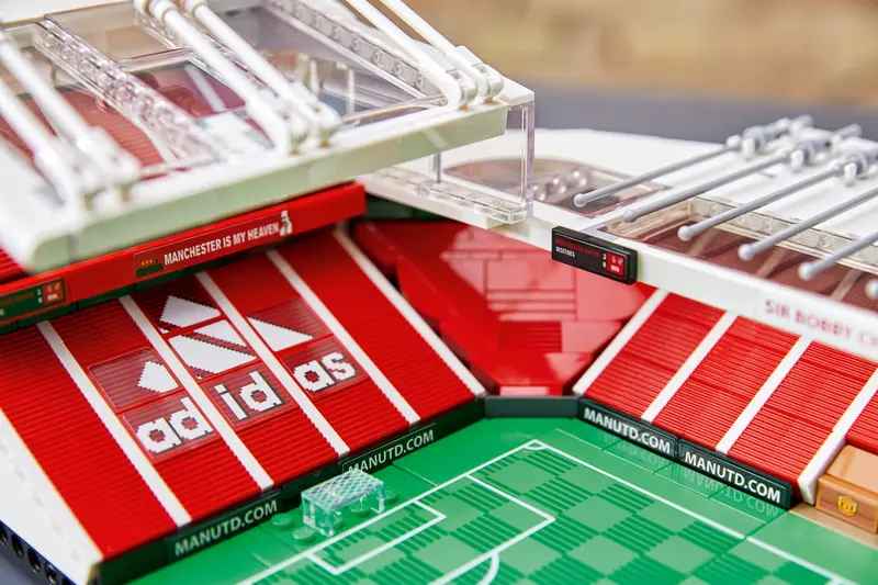 LEGO® 10272 Old Trafford - Manchester United - obrazek 2