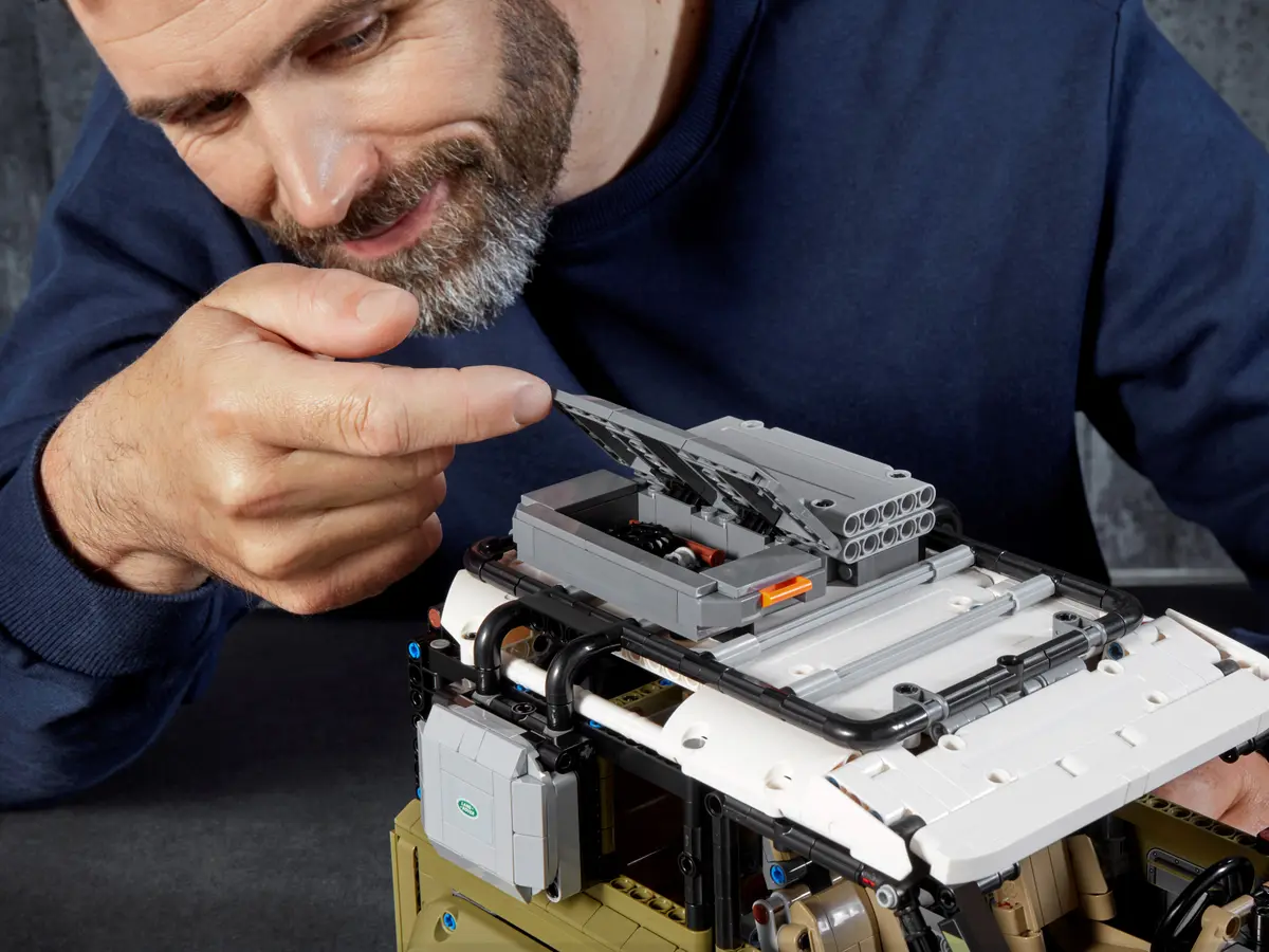 LEGO® 42110 Land Rover Defender - obrazek 4